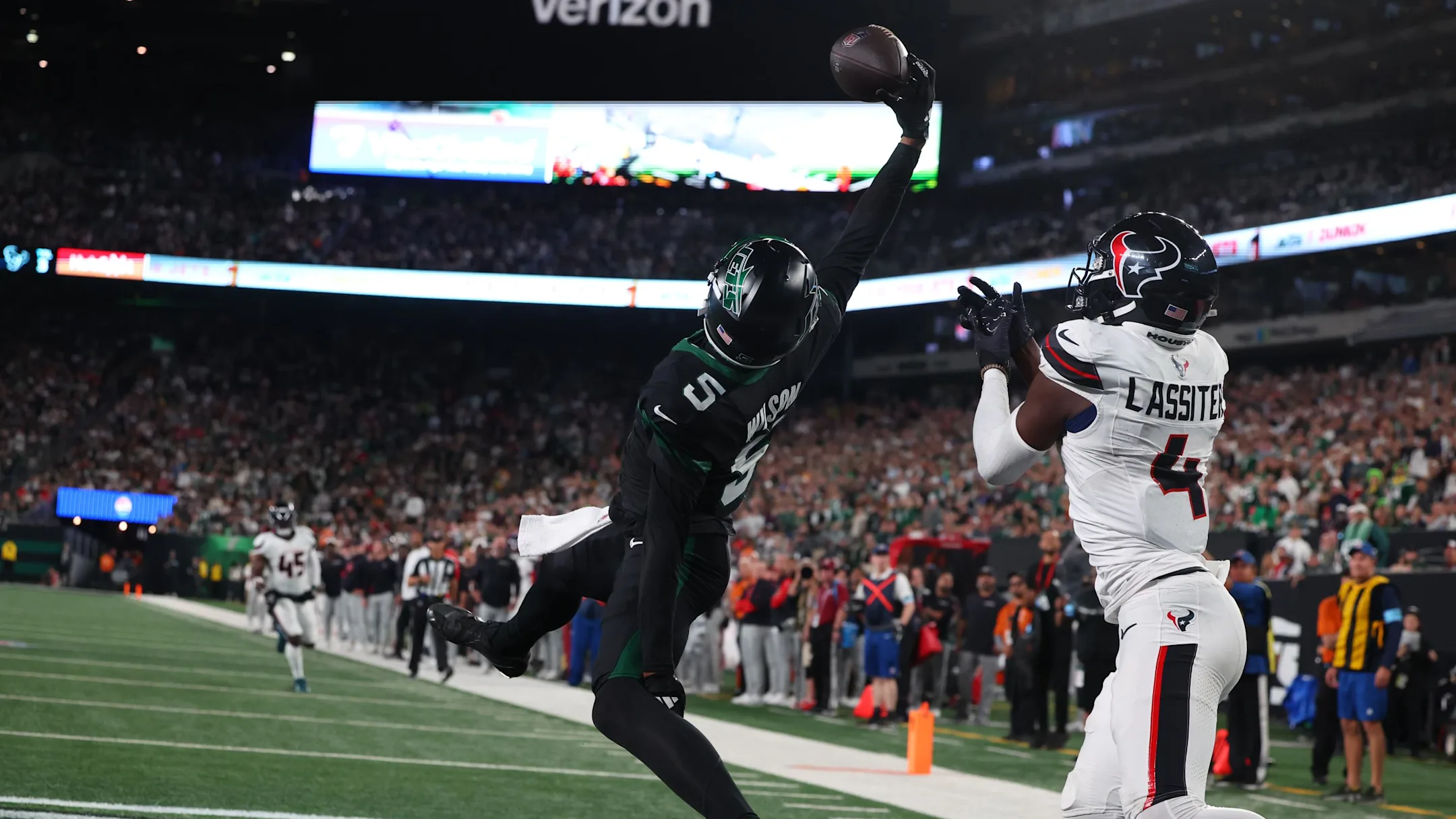 Garrett Wilson’s Acrobatic ‘TNF’ Catch Sparks OBJ Comparisons 🏈🔥